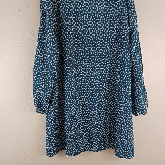 Yoins flower print v neck long open. Lie blouse size L. New with tags - Picture 4 of 4